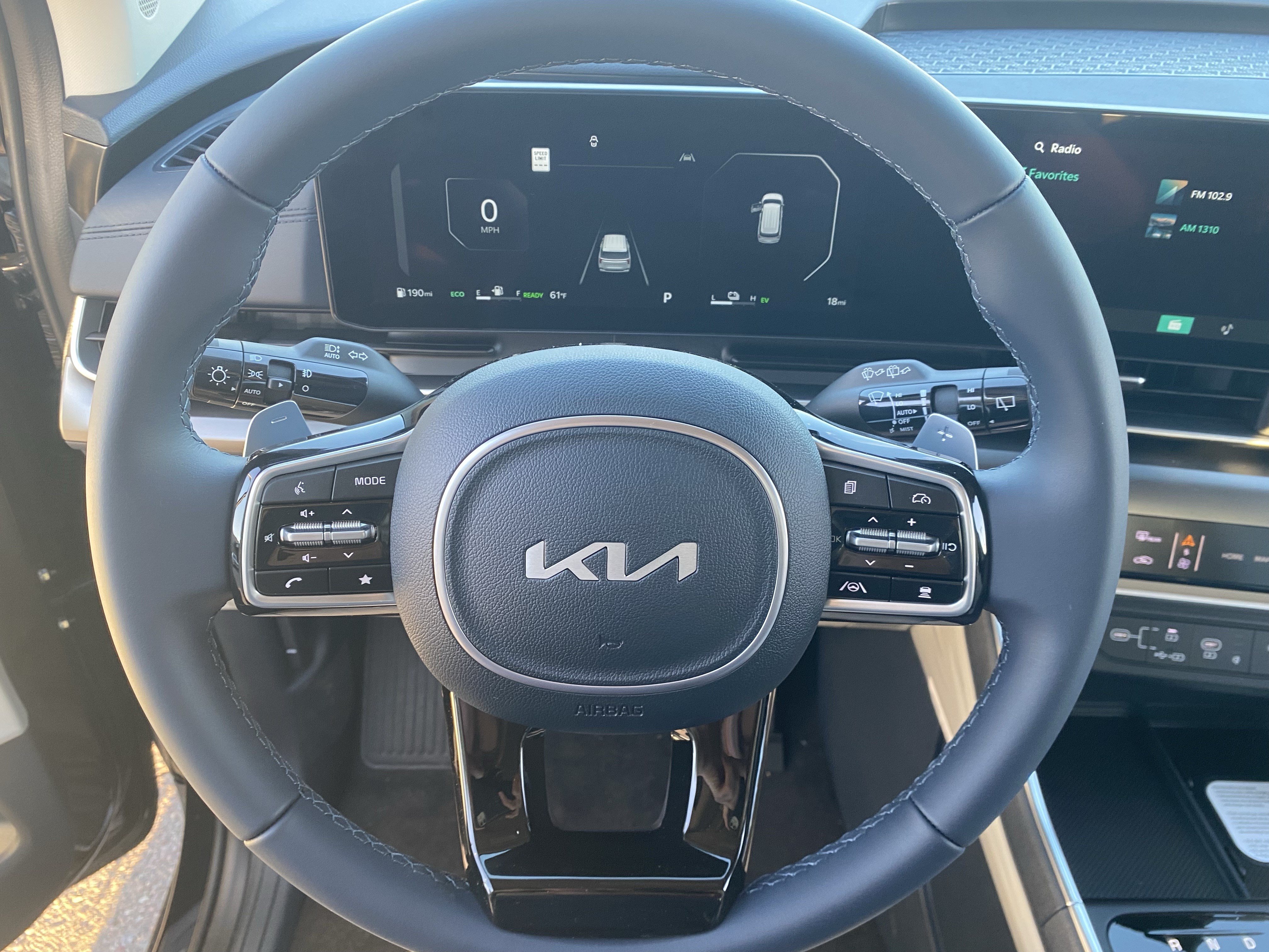 New 2026 Kia Carnival SX w/ SX Dark Edition Package FWD image 21
