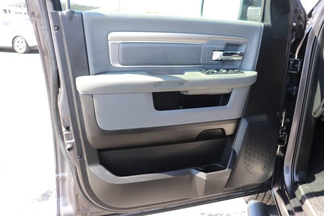 Used 2019 RAM 1500 Classic Warlock RWD image 9