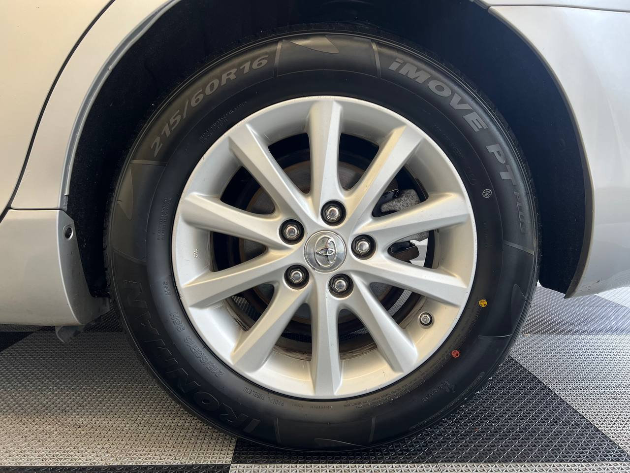 Used 2011 Toyota Camry XLE w/ XLE Extra-Value Pkg #2 image 30