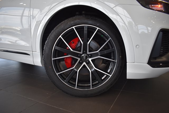Used 2020 Audi Q8 Prestige AWD/4WD image 2