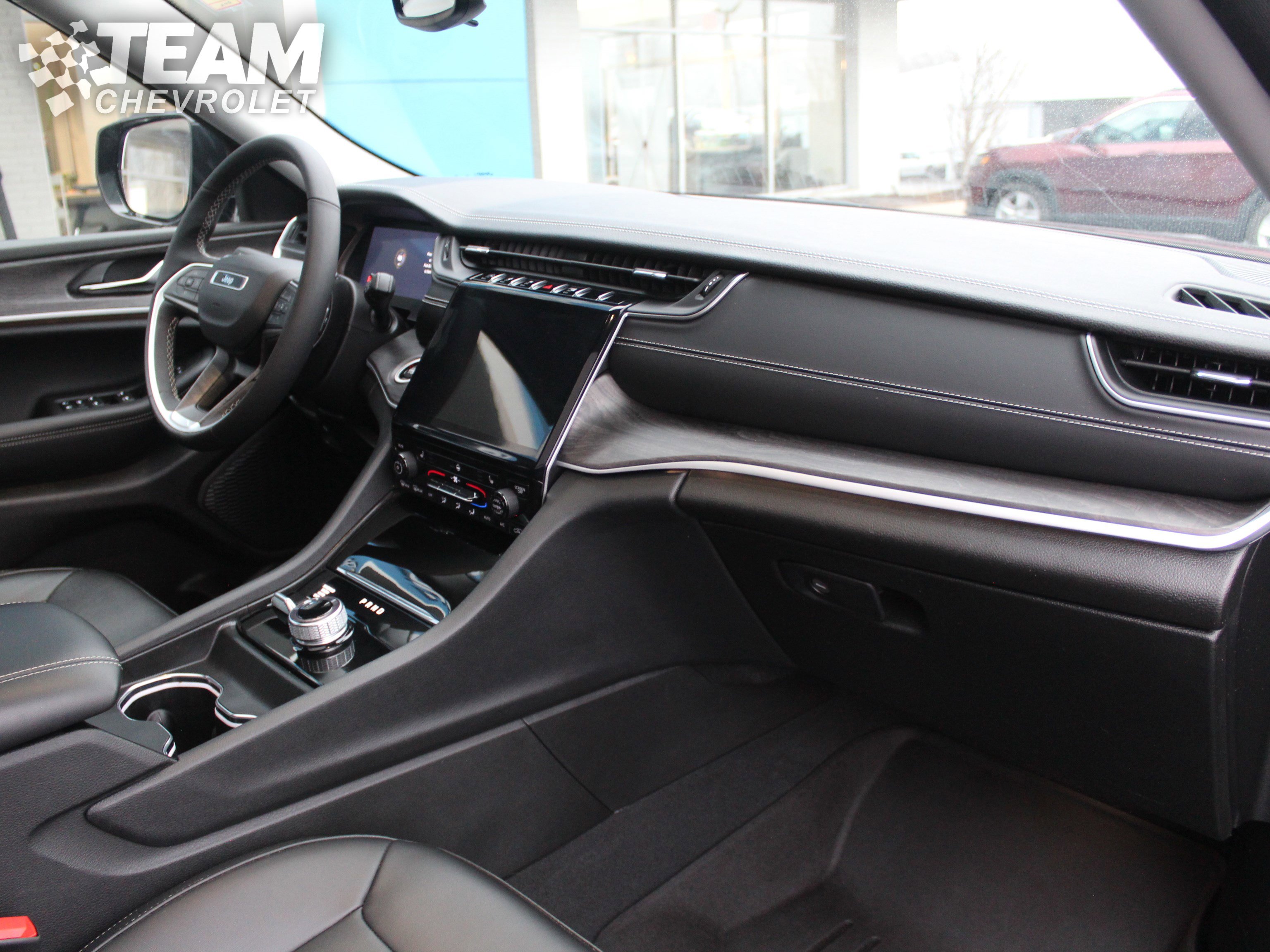 Used 2024 Jeep Grand Cherokee L Limited image 30