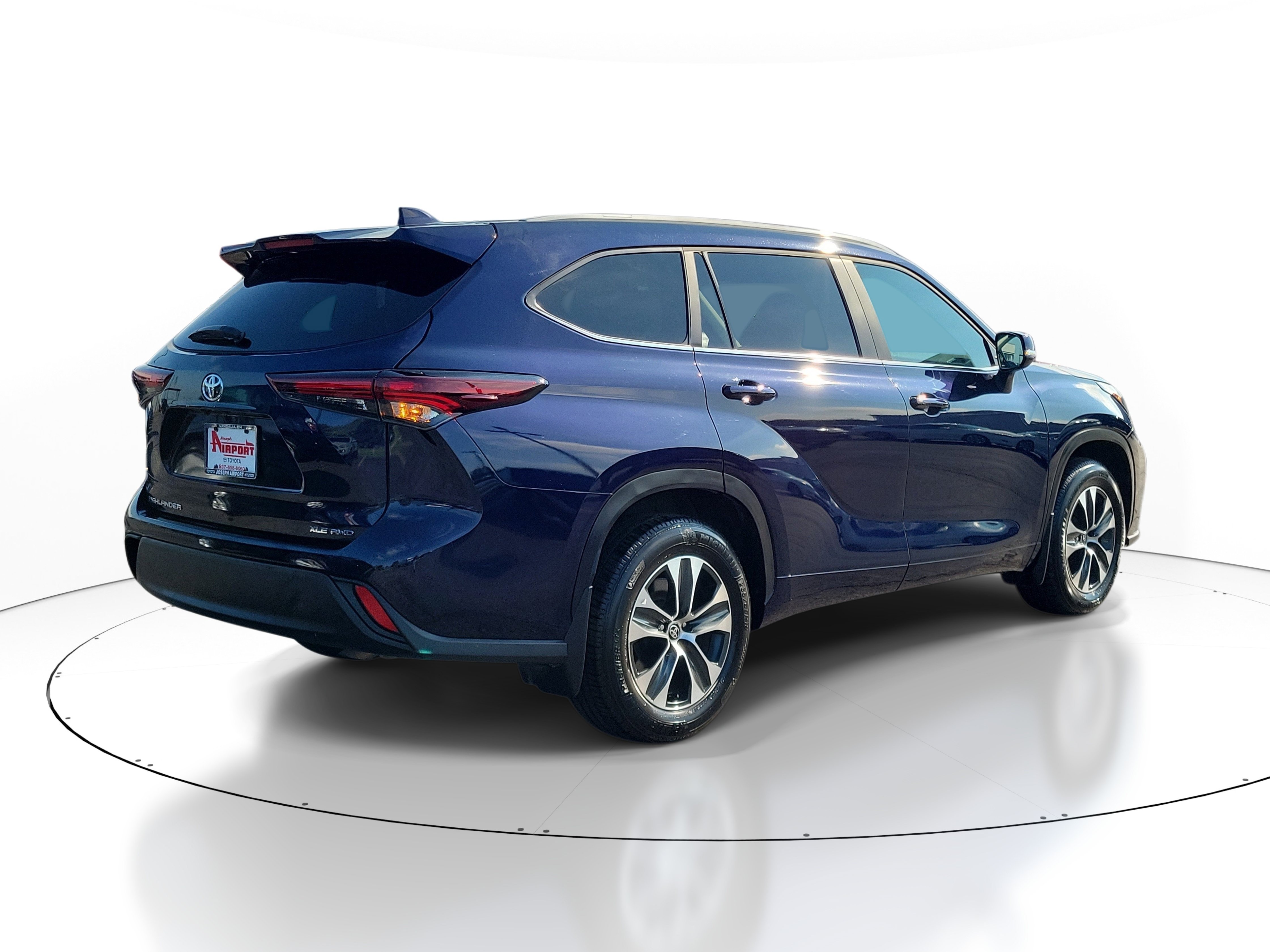Used 2026 Toyota Highlander XLE AWD/4WD image 4