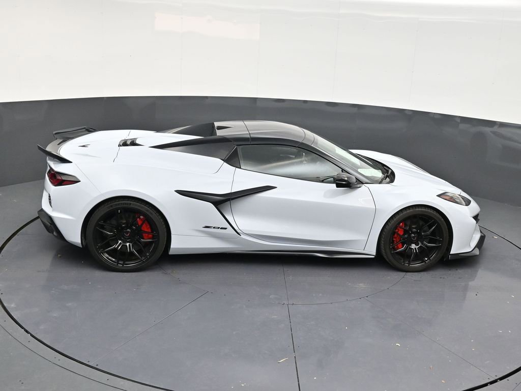 Used 2023 Chevrolet Corvette Z06 w/ Stealth Interior Trim Package image 17