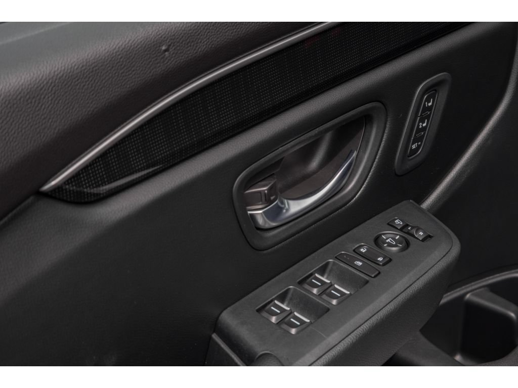 Used 2025 Honda Pilot Black Edition image 21