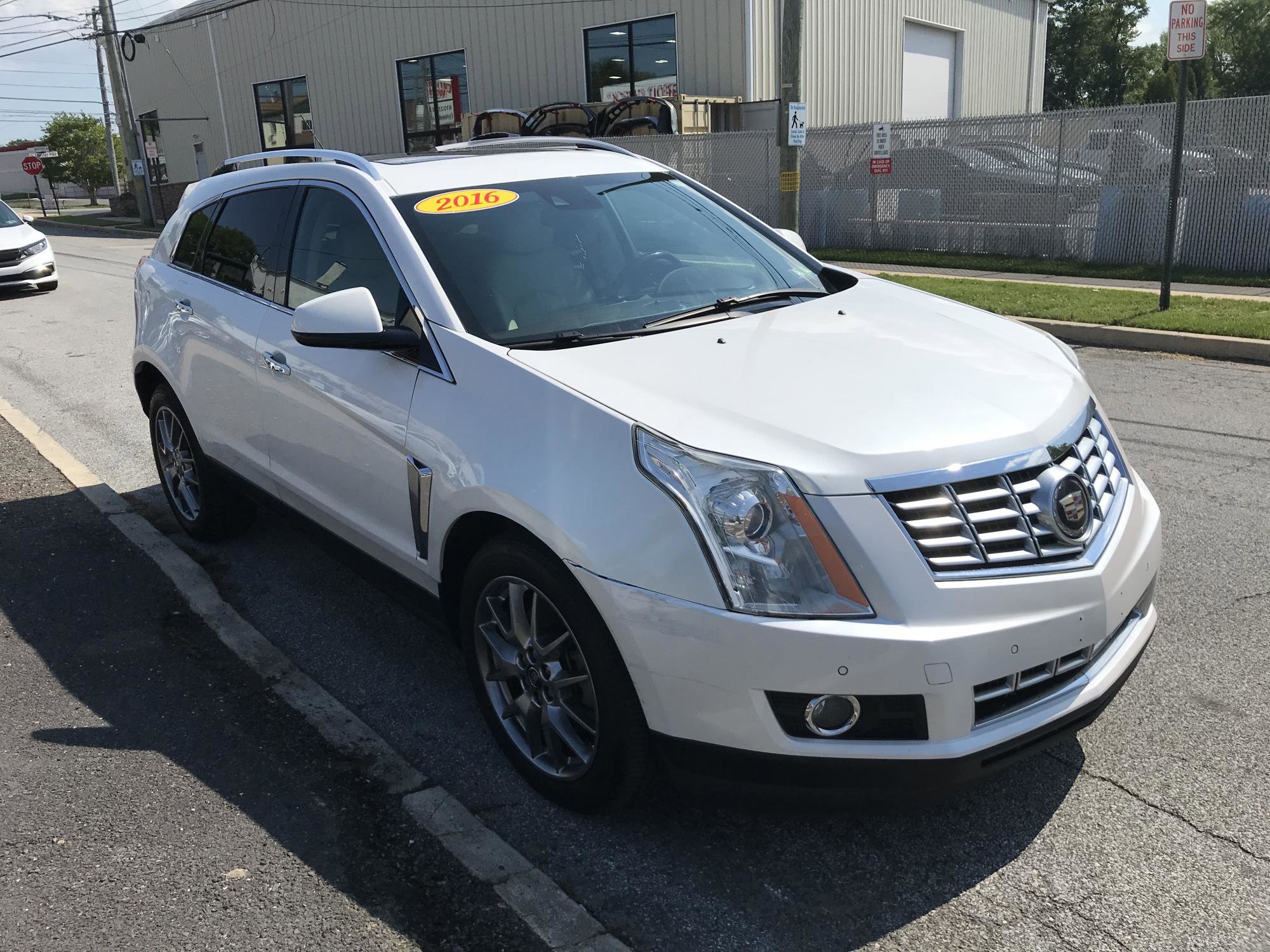Used 2016 Cadillac SRX Premium w/ Driver Assist Package AWD/4WD image 4