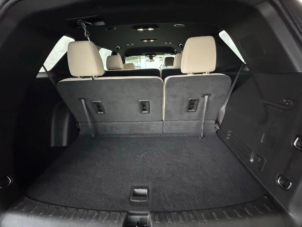 Used 2022 Chevrolet Traverse LS image 10