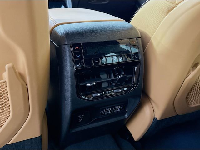 Used 2024 Jeep Grand Cherokee L Summit image 27