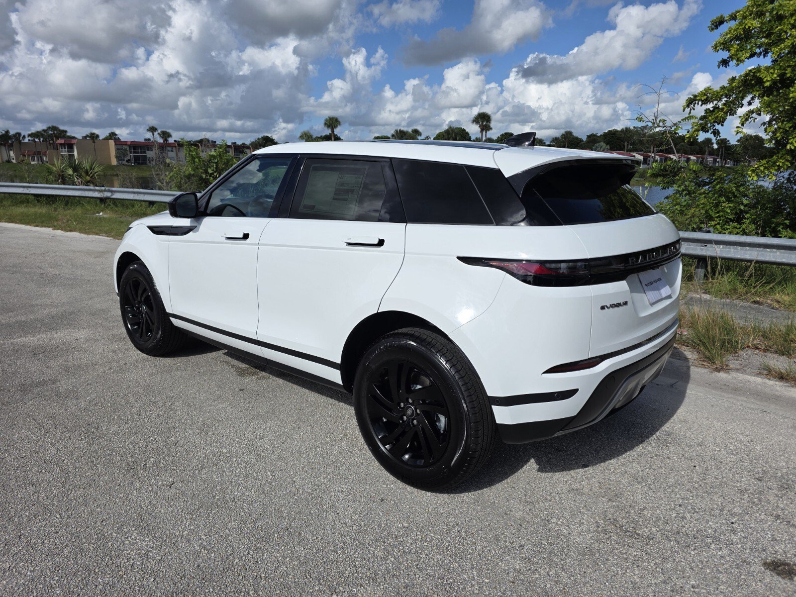 New 2026 Land Rover Range Rover Evoque S AWD/4WD image 2