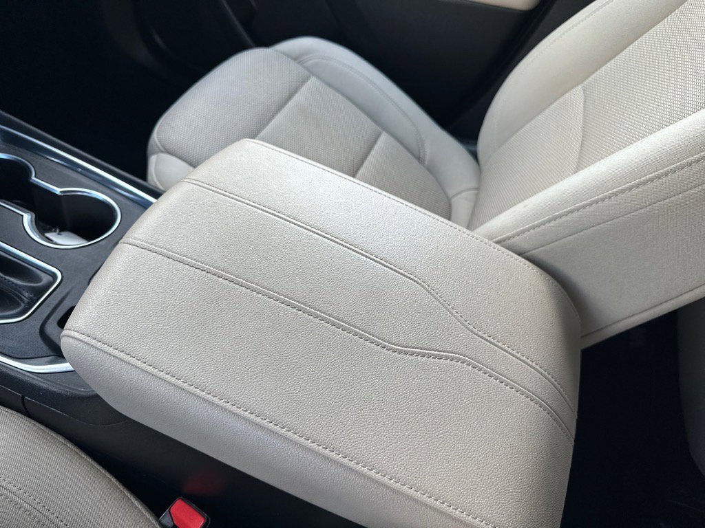 Used 2022 Chevrolet Traverse LT image 29
