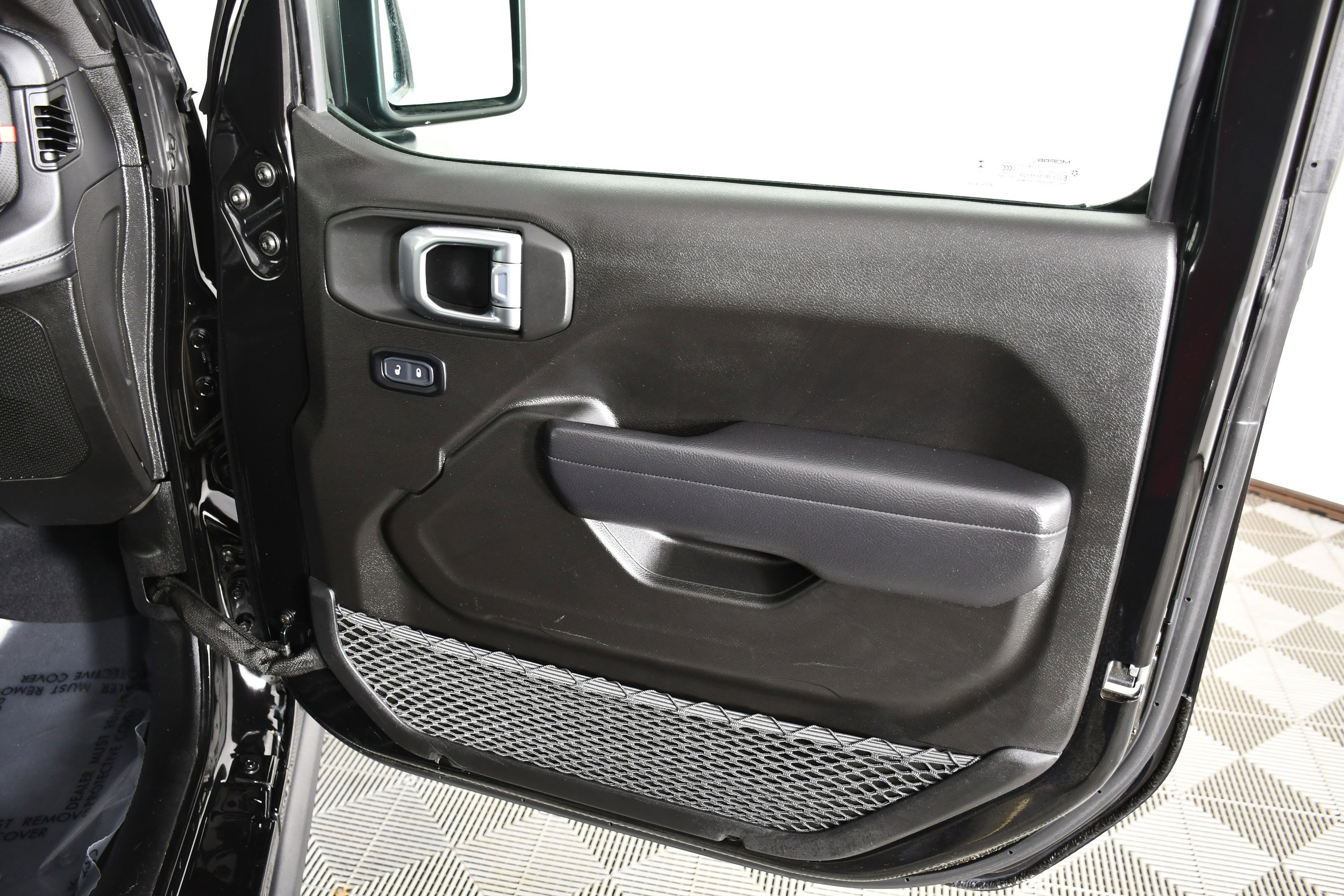 Used 2025 Jeep Wrangler Unlimited Rubicon image 34