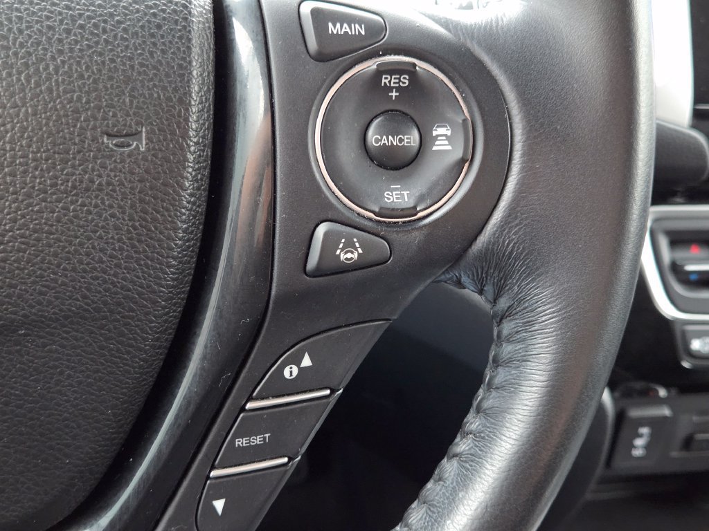 Used 2016 Honda Pilot Touring image 17