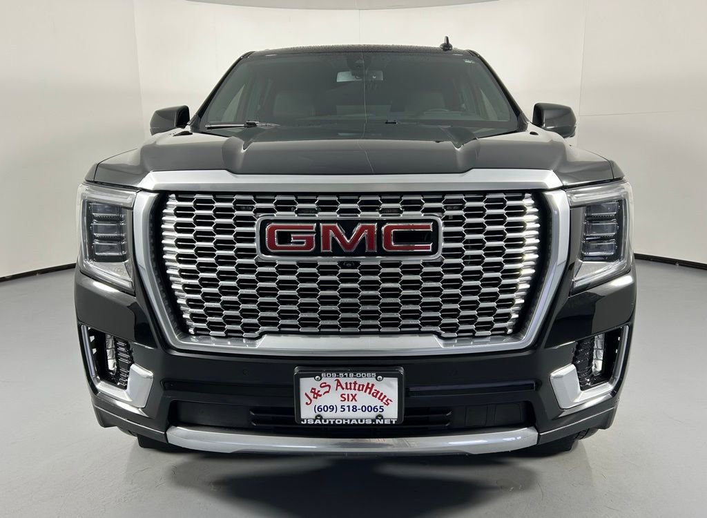 Used 2022 GMC Yukon XL Denali image 2