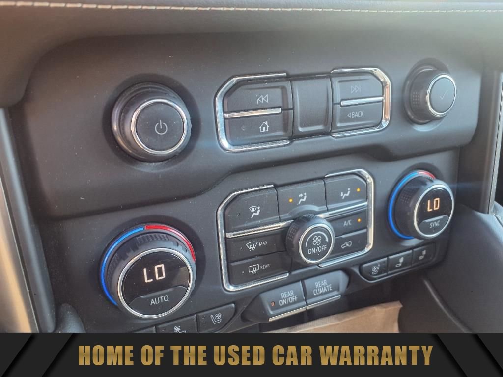 Used 2021 Chevrolet Suburban Premier w/ Premium Package image 19