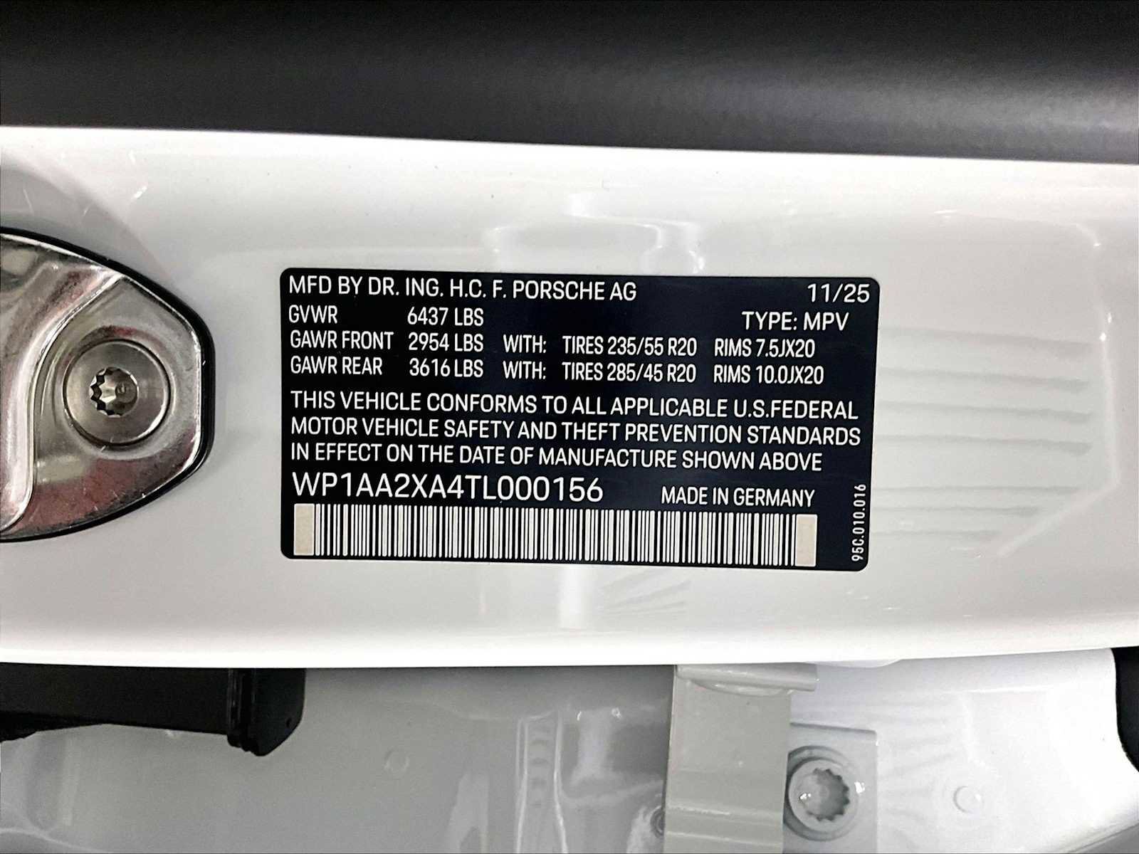 Used 2026 Porsche Macan 4 Electric image 25