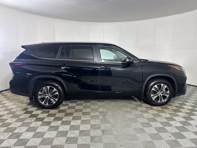 Used 2026 Toyota Highlander XLE AWD/4WD image 8