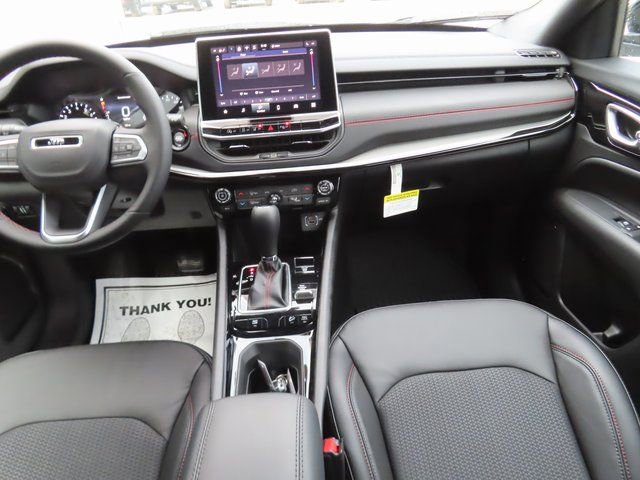 New 2026 Jeep Compass Trailhawk w/ Trailer Tow Group image 25