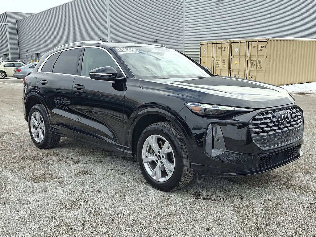 Certified 2025 Audi Q5 Premium w/ Convenience Package image 3