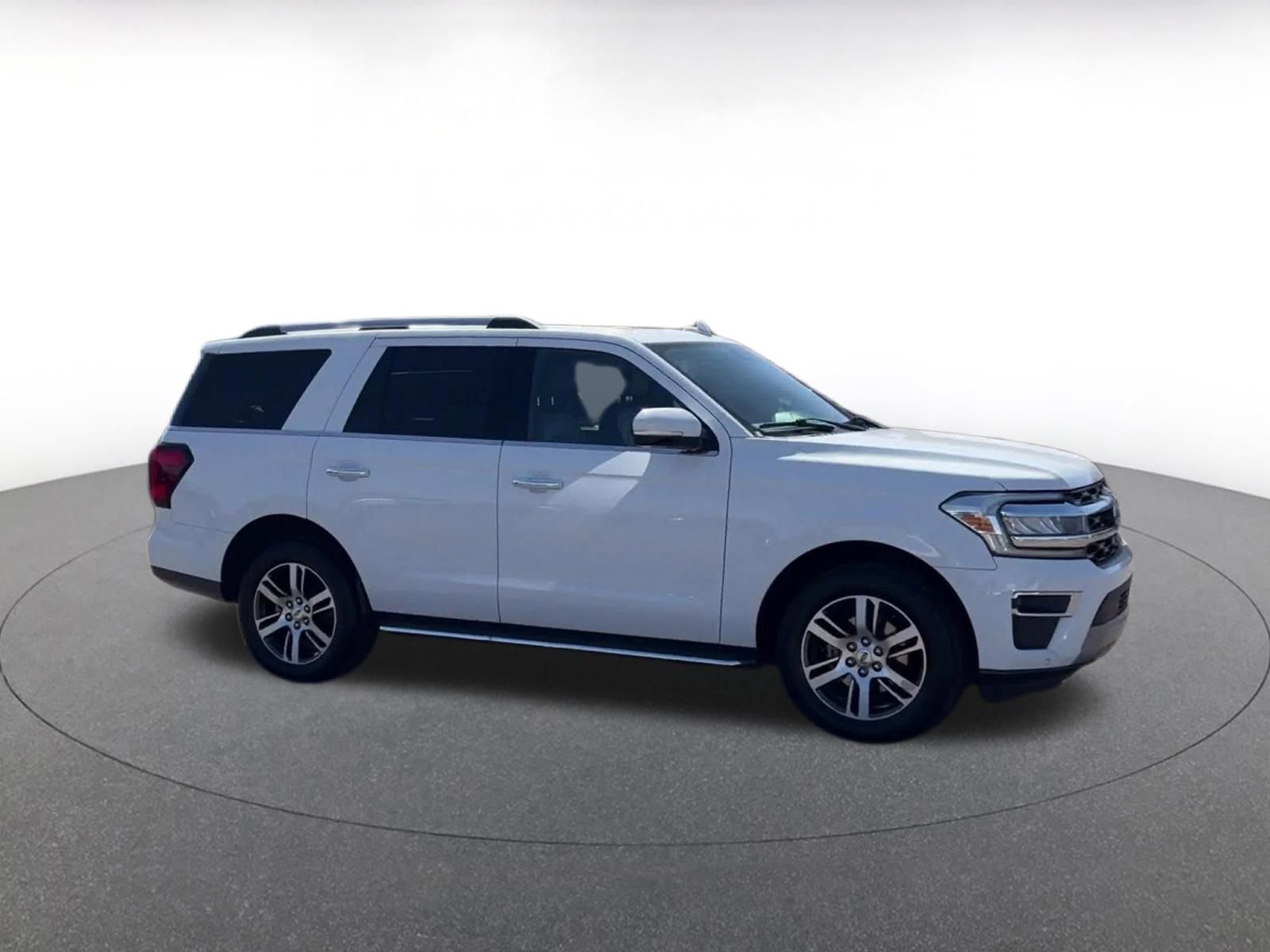 Used 2023 Ford Expedition Limited RWD image 2
