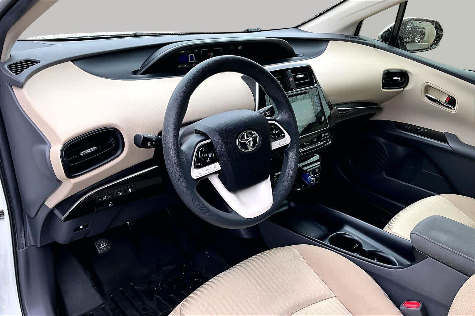 Used 2018 Toyota Prius Two w/ Prius Two Safety Plus Package FWD image 18
