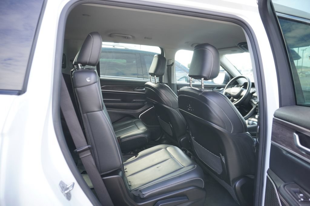 Used 2022 Jeep Grand Cherokee L Limited AWD/4WD image 7