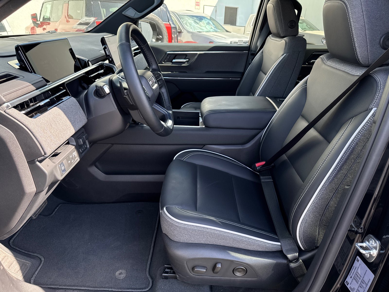 Certified 2026 GMC Sierra EV Elevation AWD/4WD image 28