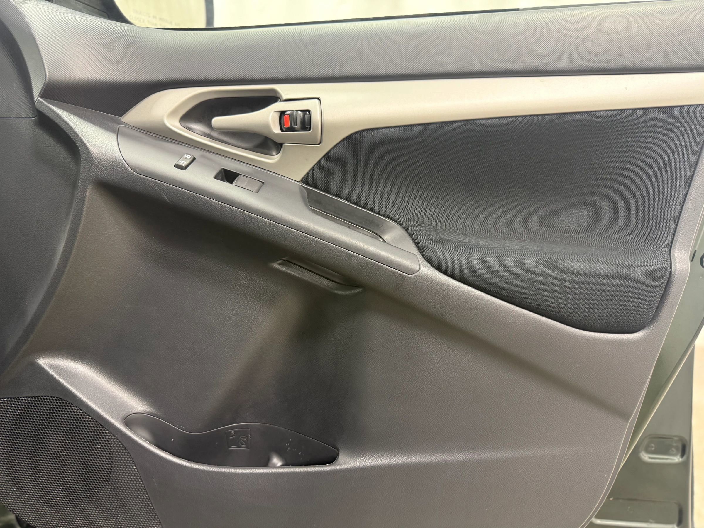 Used 2013 Toyota Matrix S w/ S Sport Pkg image 23