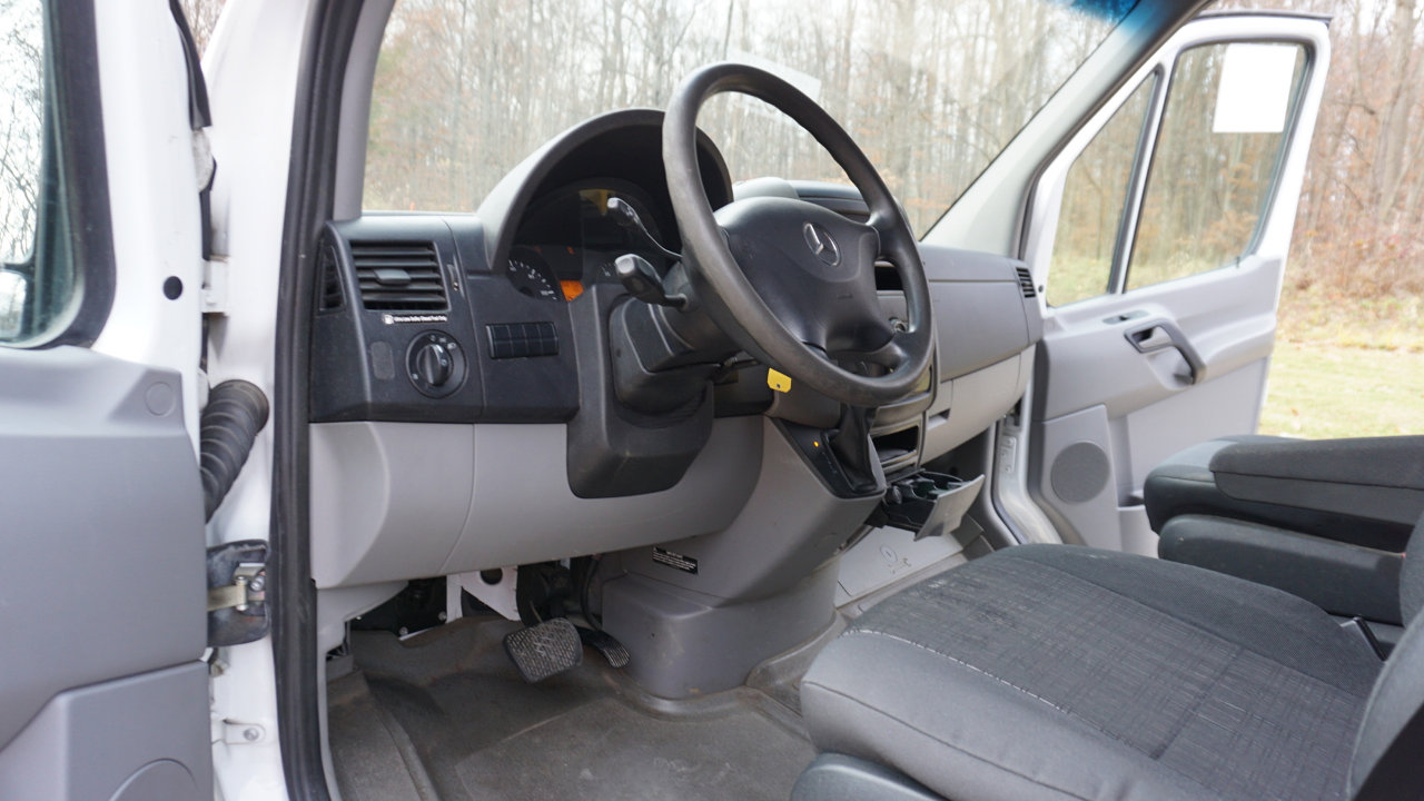 Used 2012 Mercedes-Benz Sprinter 2500 image 15