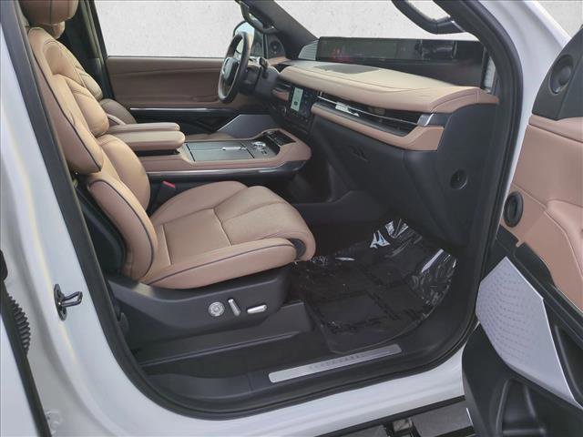 Used 2025 Lincoln Navigator Black Label image 25