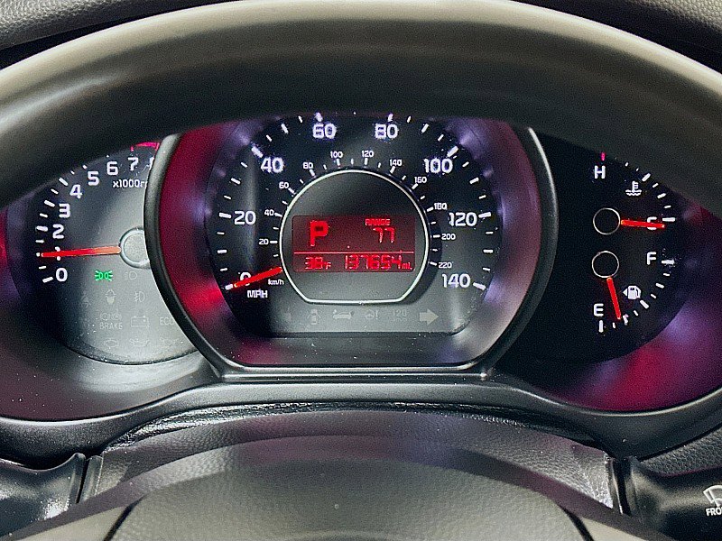 Used 2016 Kia Soul + image 13