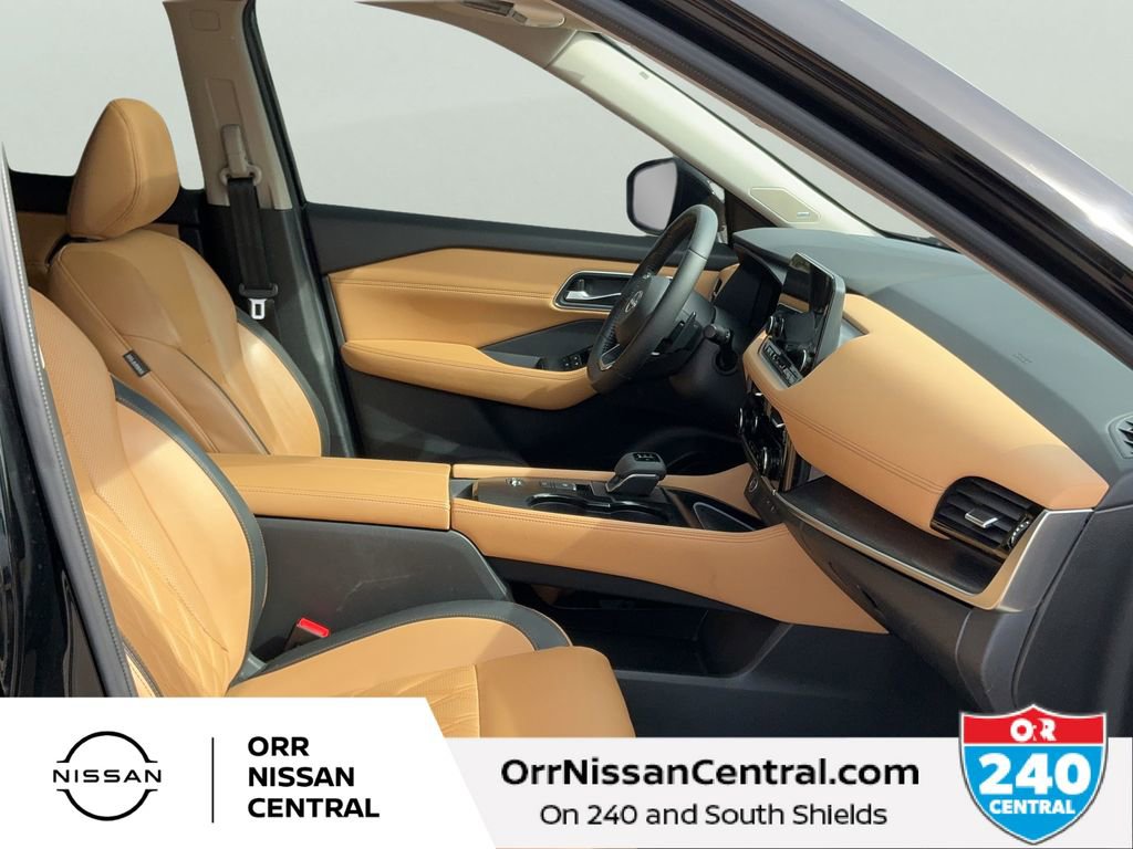 Used 2023 Nissan Rogue Platinum FWD image 11