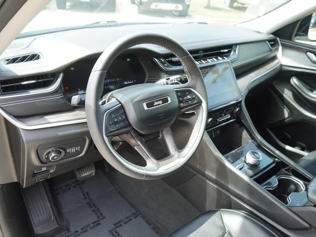 Used 2023 Jeep Grand Cherokee L Limited AWD/4WD image 18