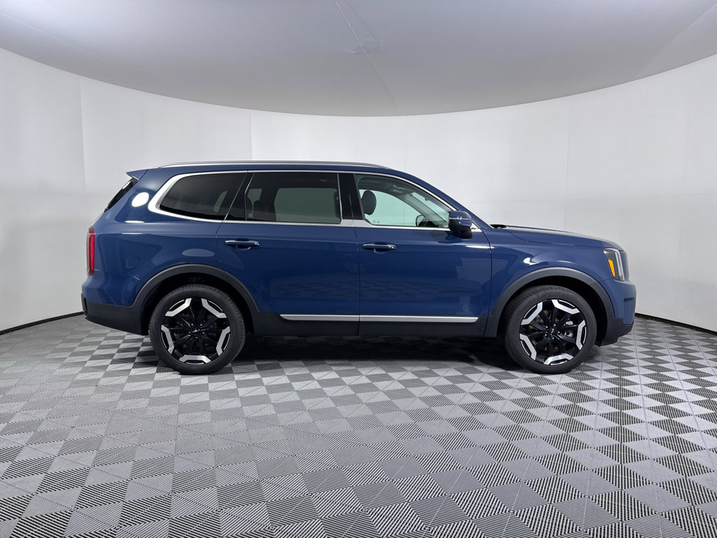 Used 2025 Kia Telluride S AWD/4WD image 13