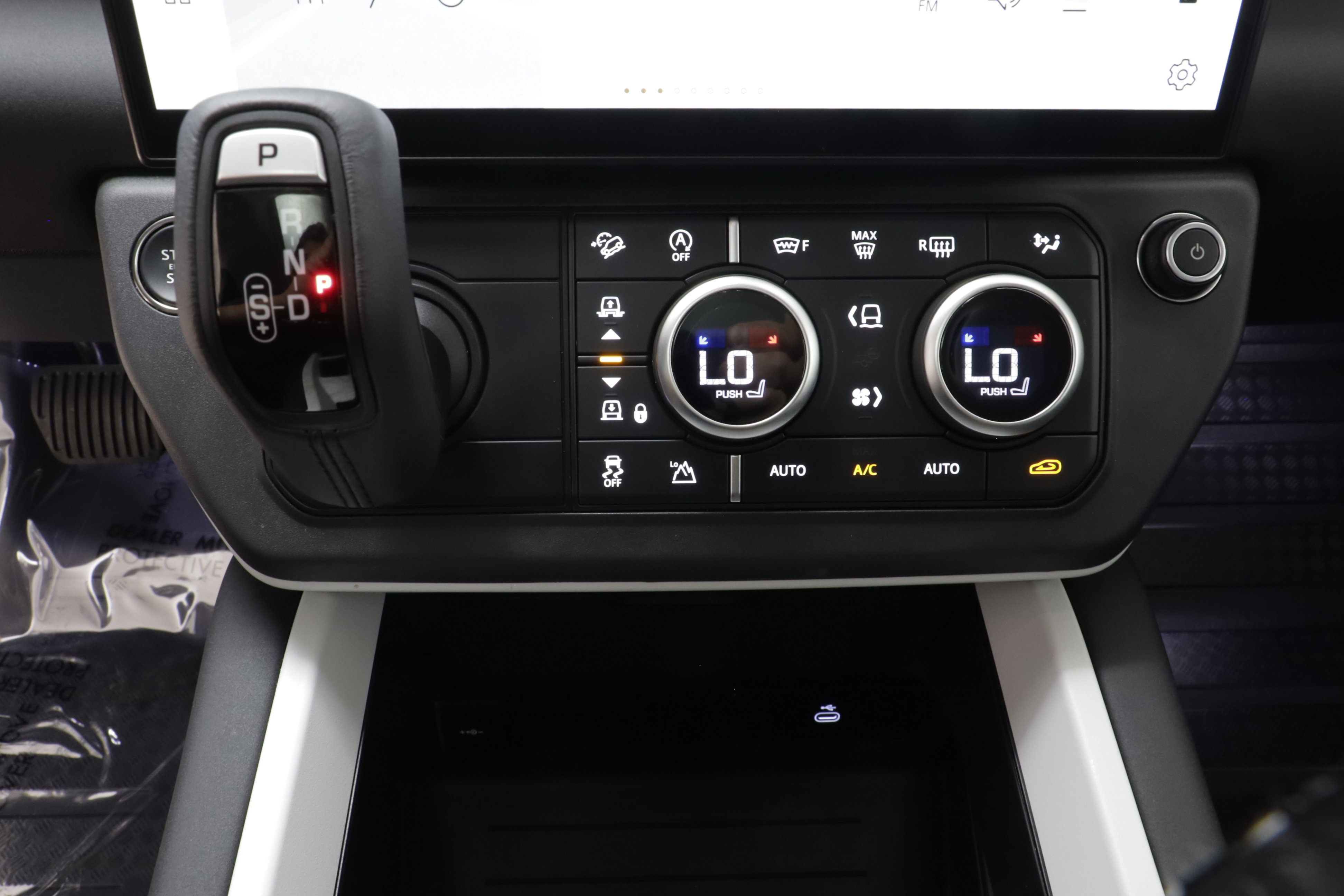 Certified 2026 Land Rover Defender 110 S AWD/4WD image 13