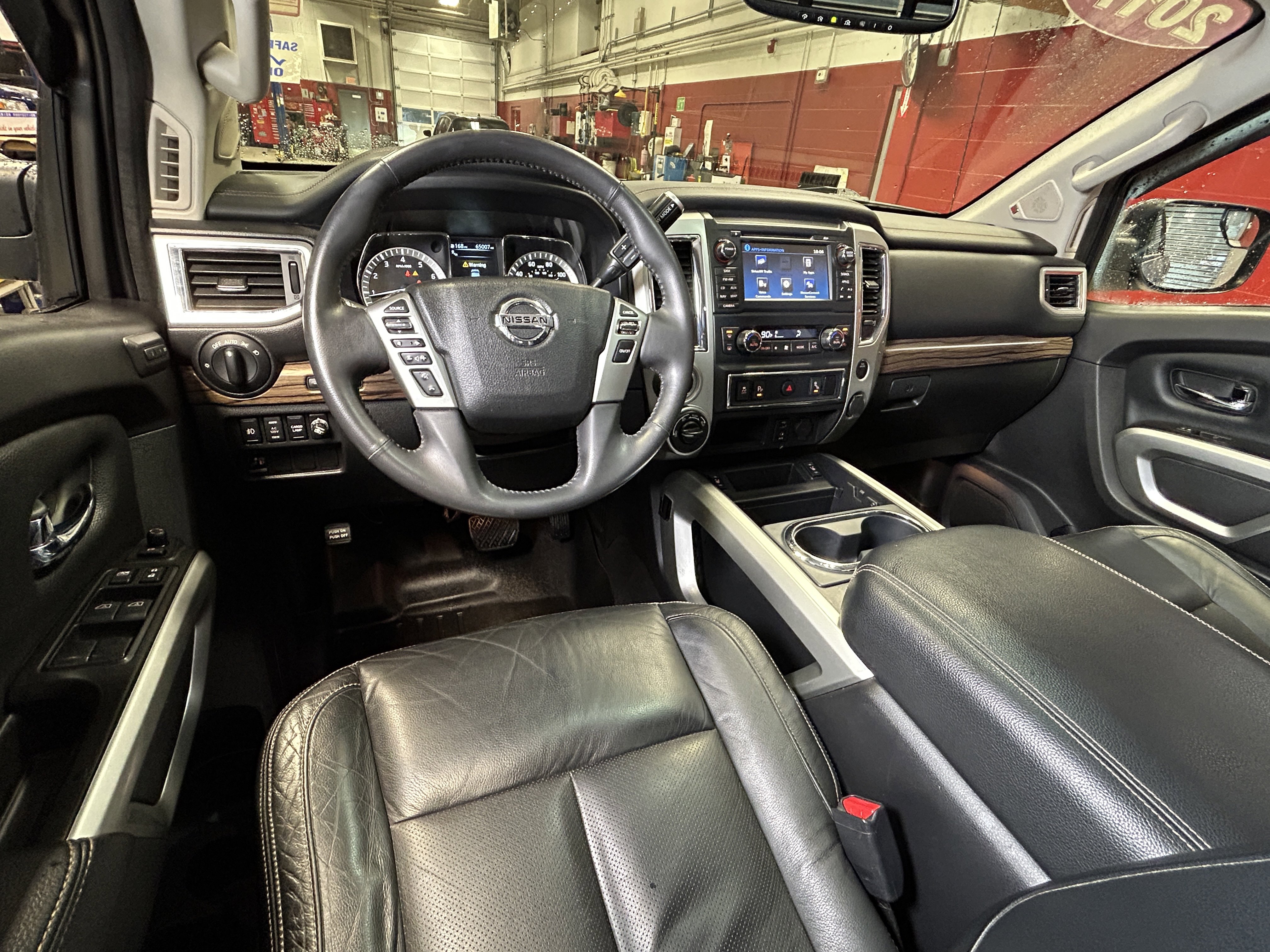Used 2017 Nissan Titan SL image 28