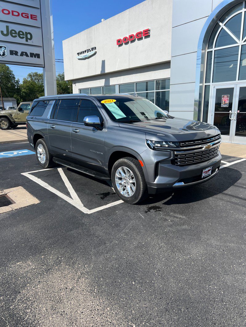 Used 2021 Chevrolet Suburban Premier w/ Premium Package AWD/4WD image 1