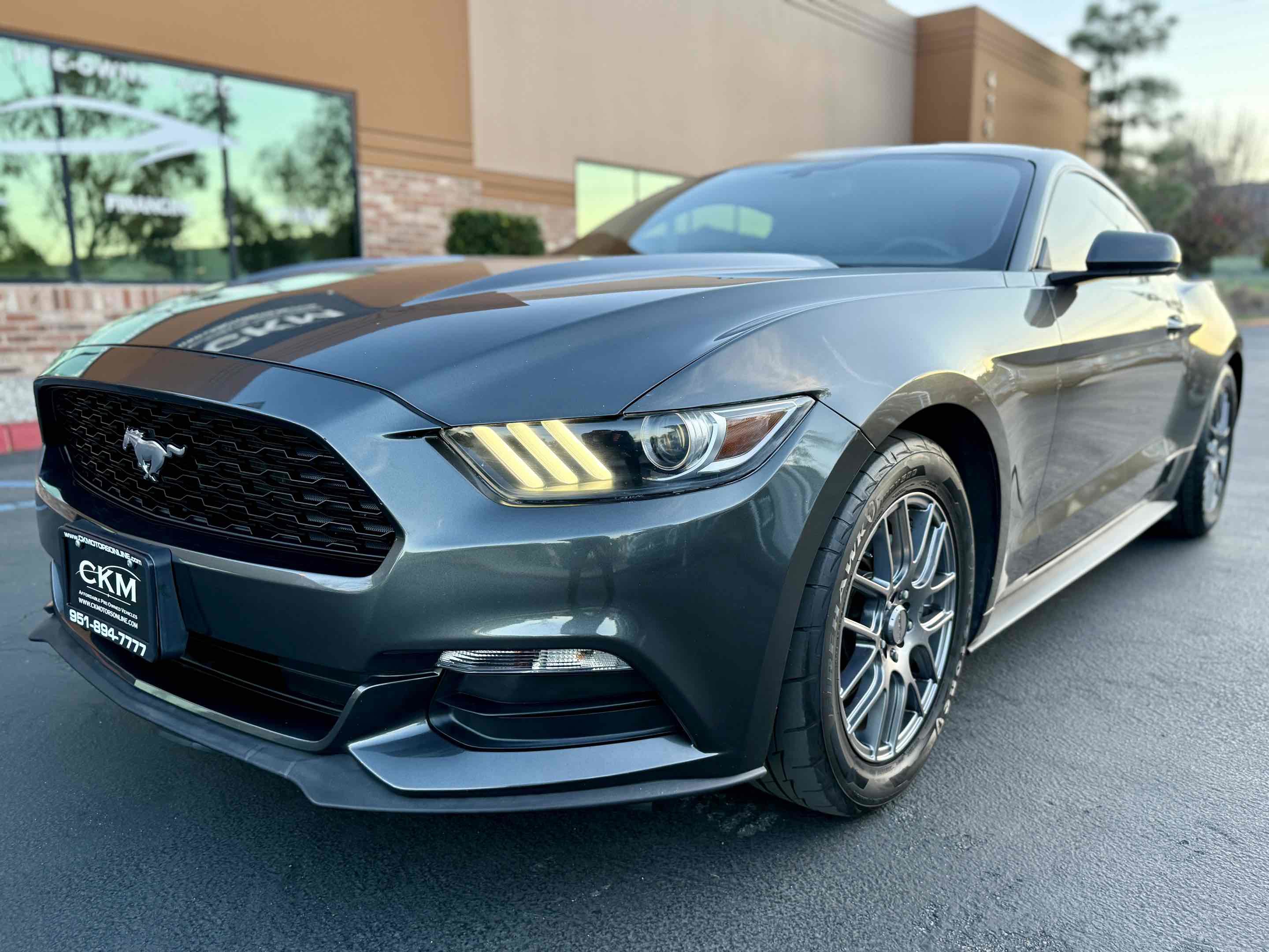 Used 2017 Ford Mustang Coupe RWD image 15