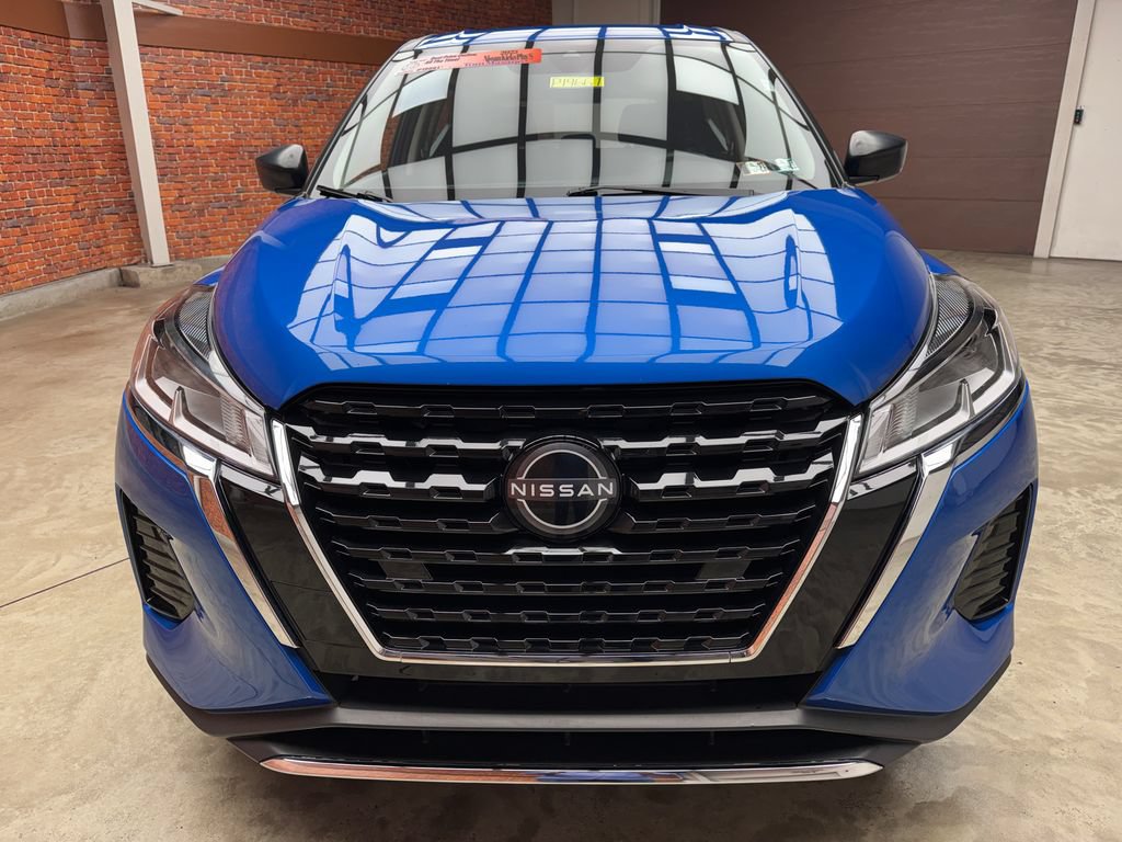 Used 2025 Nissan Kicks Play S FWD image 8