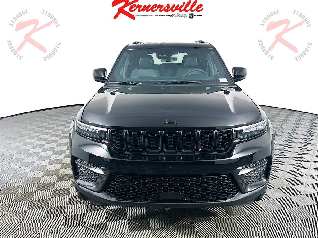 New 2025 Jeep Grand Cherokee Altitude image 2