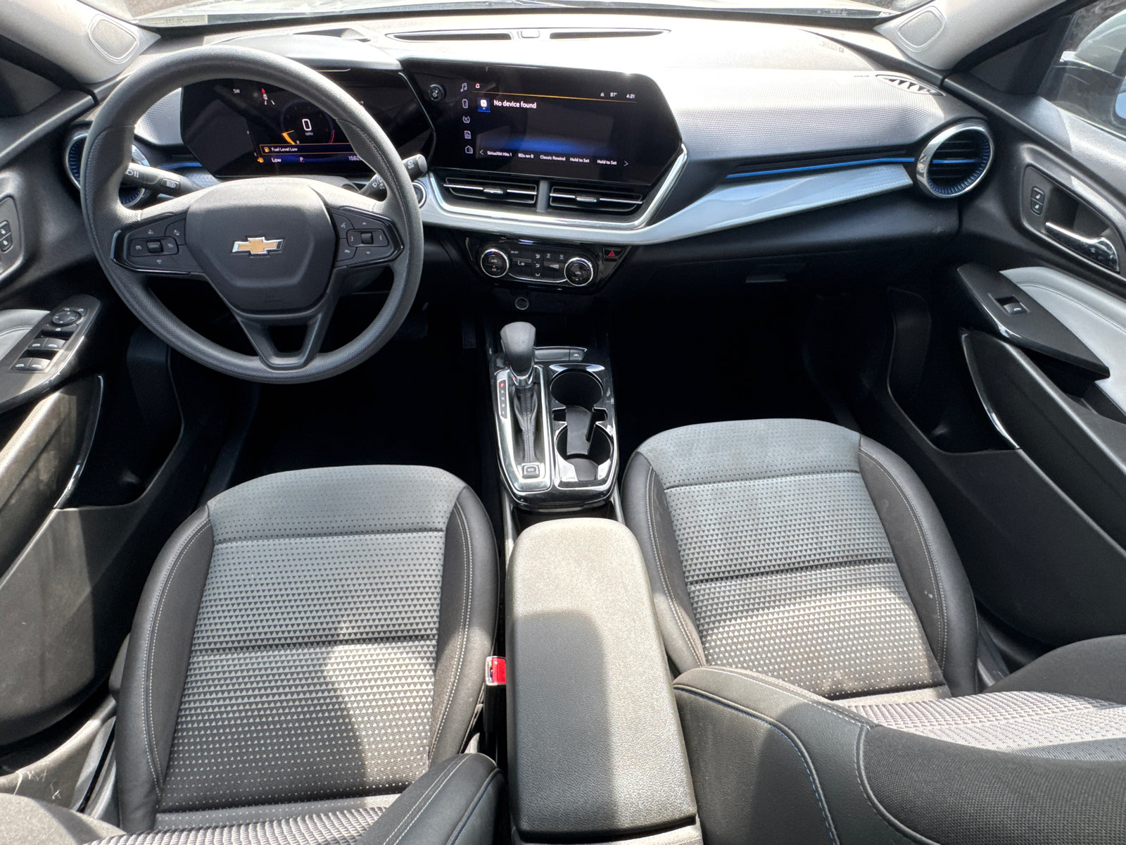 Used 2025 Chevrolet Trax LT FWD image 23