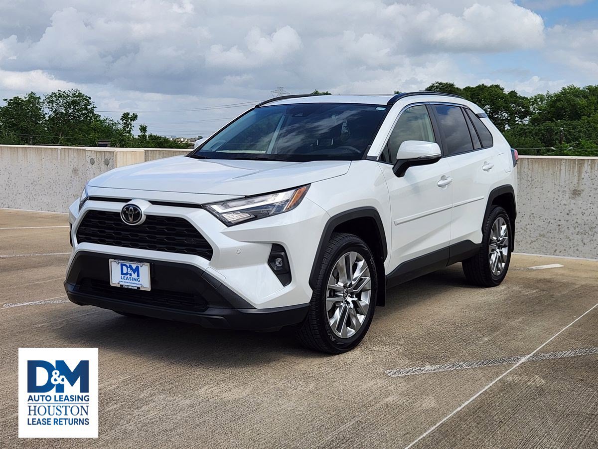 Used 2023 Toyota RAV4 XLE Premium FWD image 3