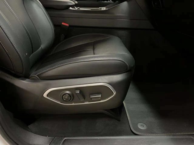 Used 2024 Jeep Wagoneer Series II w/ Flexible Seating Group RWD image 89