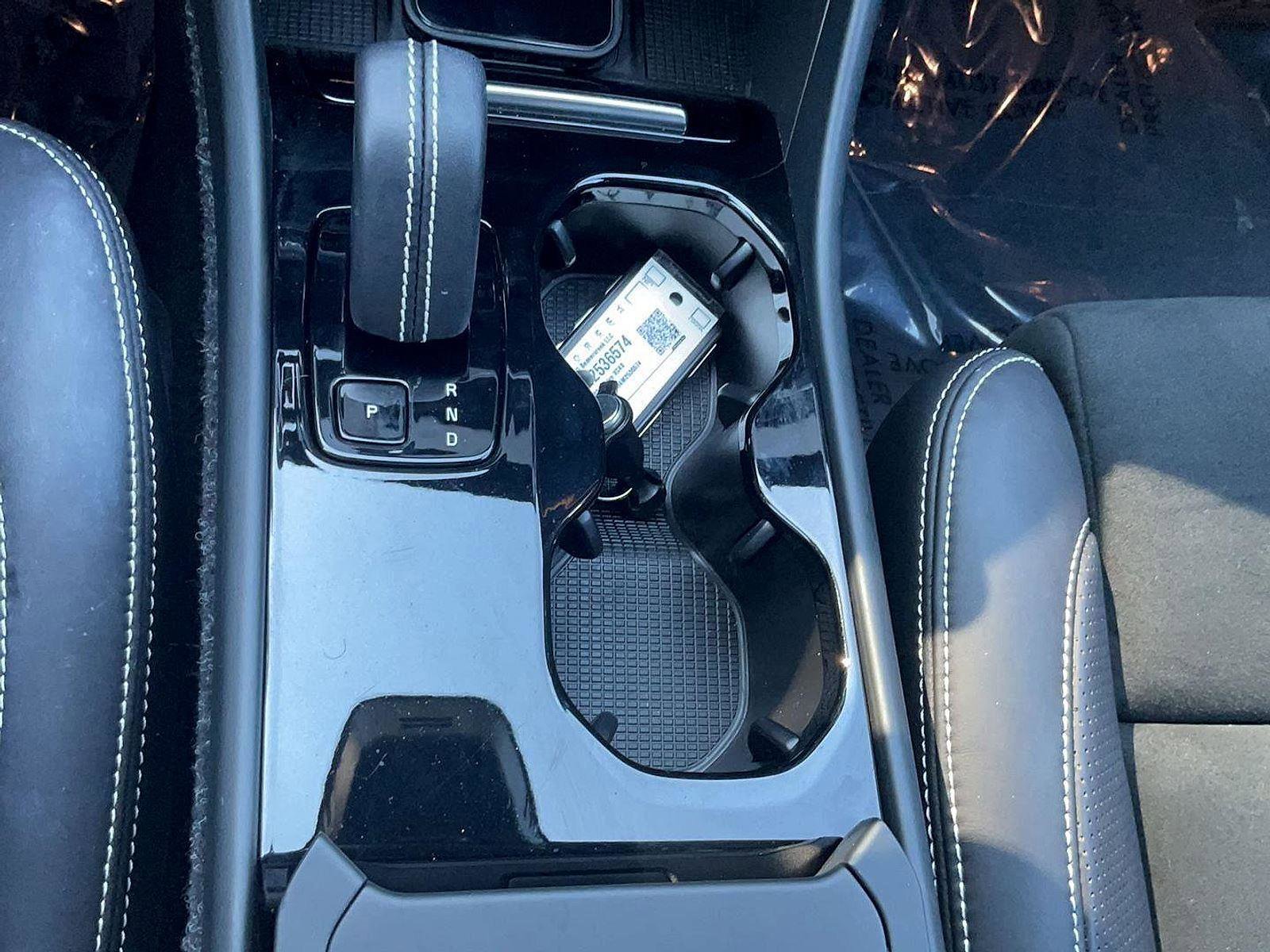 Used 2021 Volvo XC40 P8 Recharge w/ Advanced Package image 22