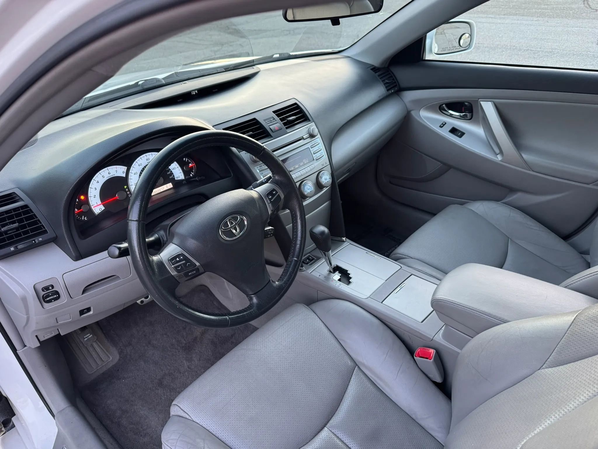 Used 2011 Toyota Camry SE w/ Sport Leather Pkg FWD image 10