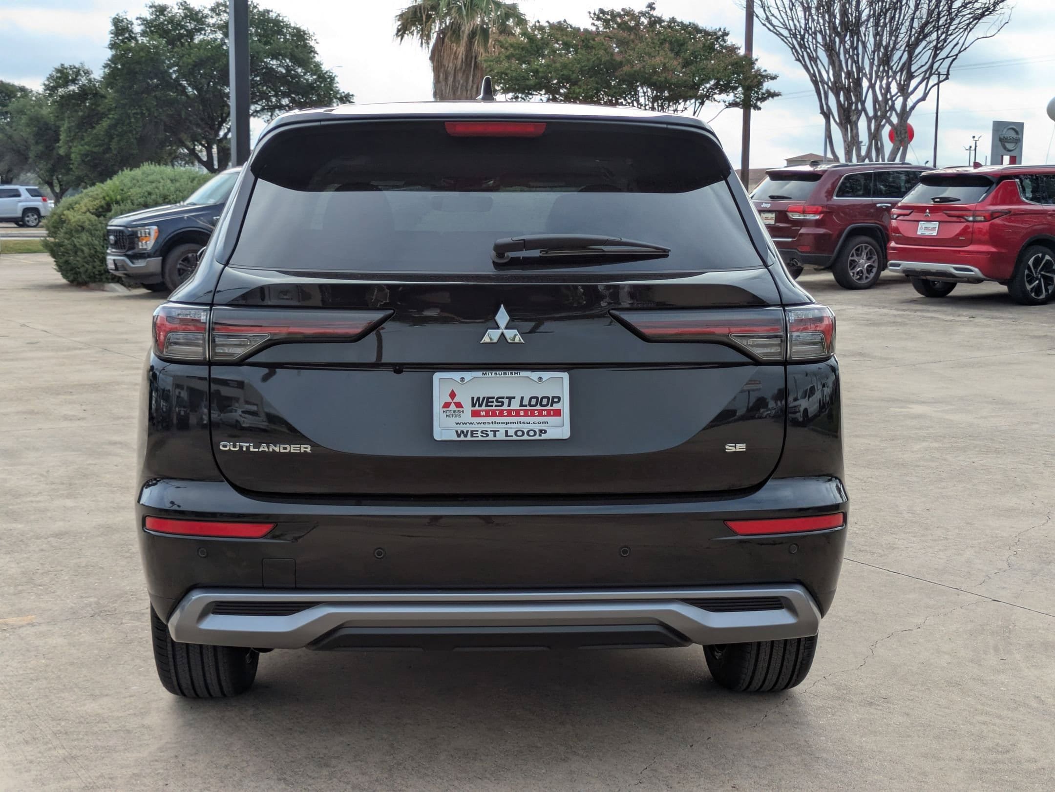 New 2025 Mitsubishi Outlander SE FWD image 4