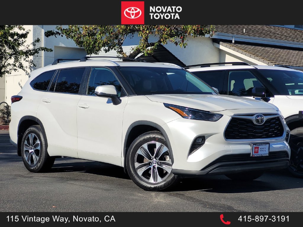 Used 2023 Toyota Highlander XLE