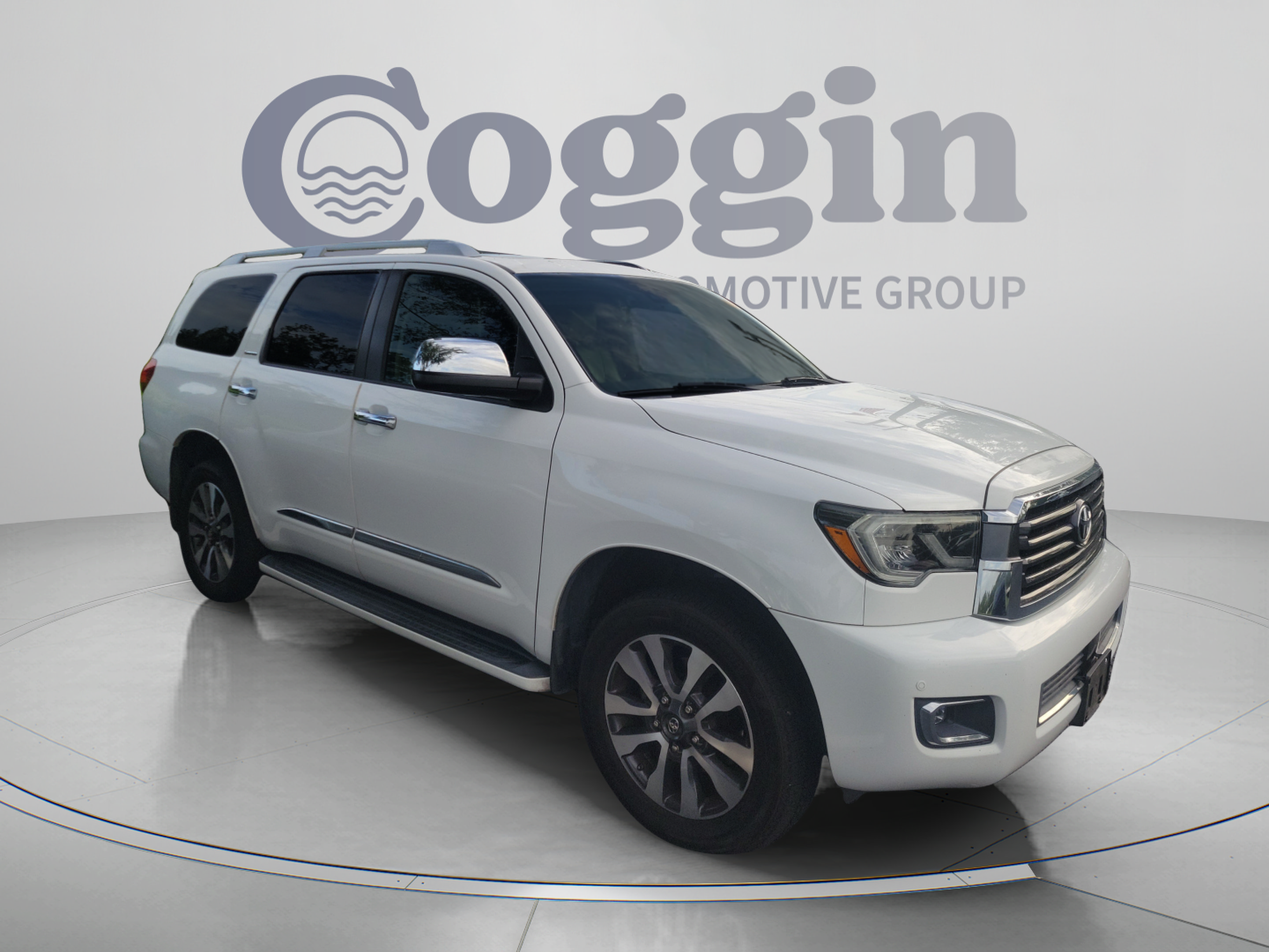 Used 2019 Toyota Sequoia Limited w/ Safety & Convenience Package AWD/4WD image 3