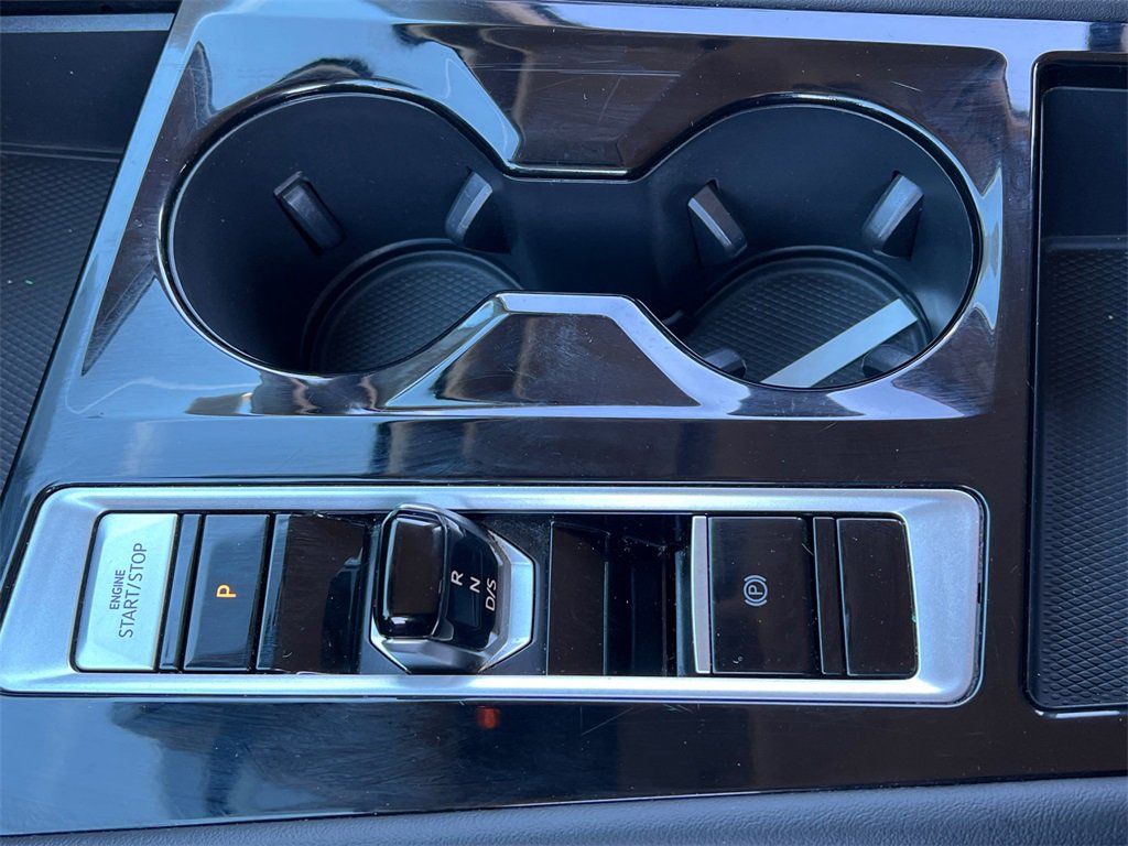 Used 2025 Volkswagen Atlas SE image 23