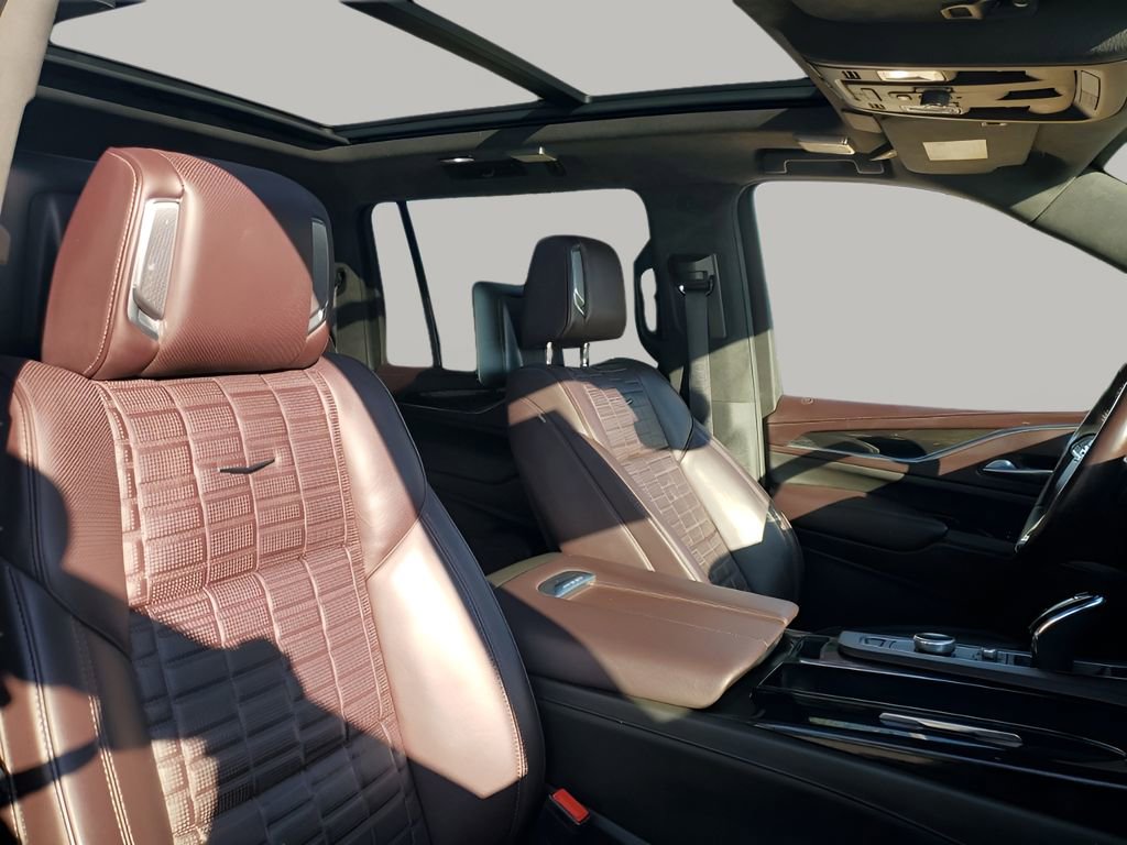 Certified 2023 Cadillac Escalade ESV Premium Luxury Platinum w/ LPO, Radiant Package image 15