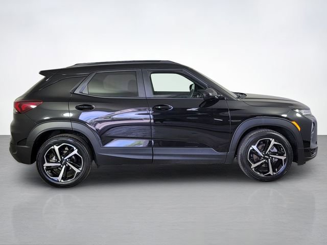 Used 2023 Chevrolet TrailBlazer RS w/ Sun and Liftgate Package FWD image 2