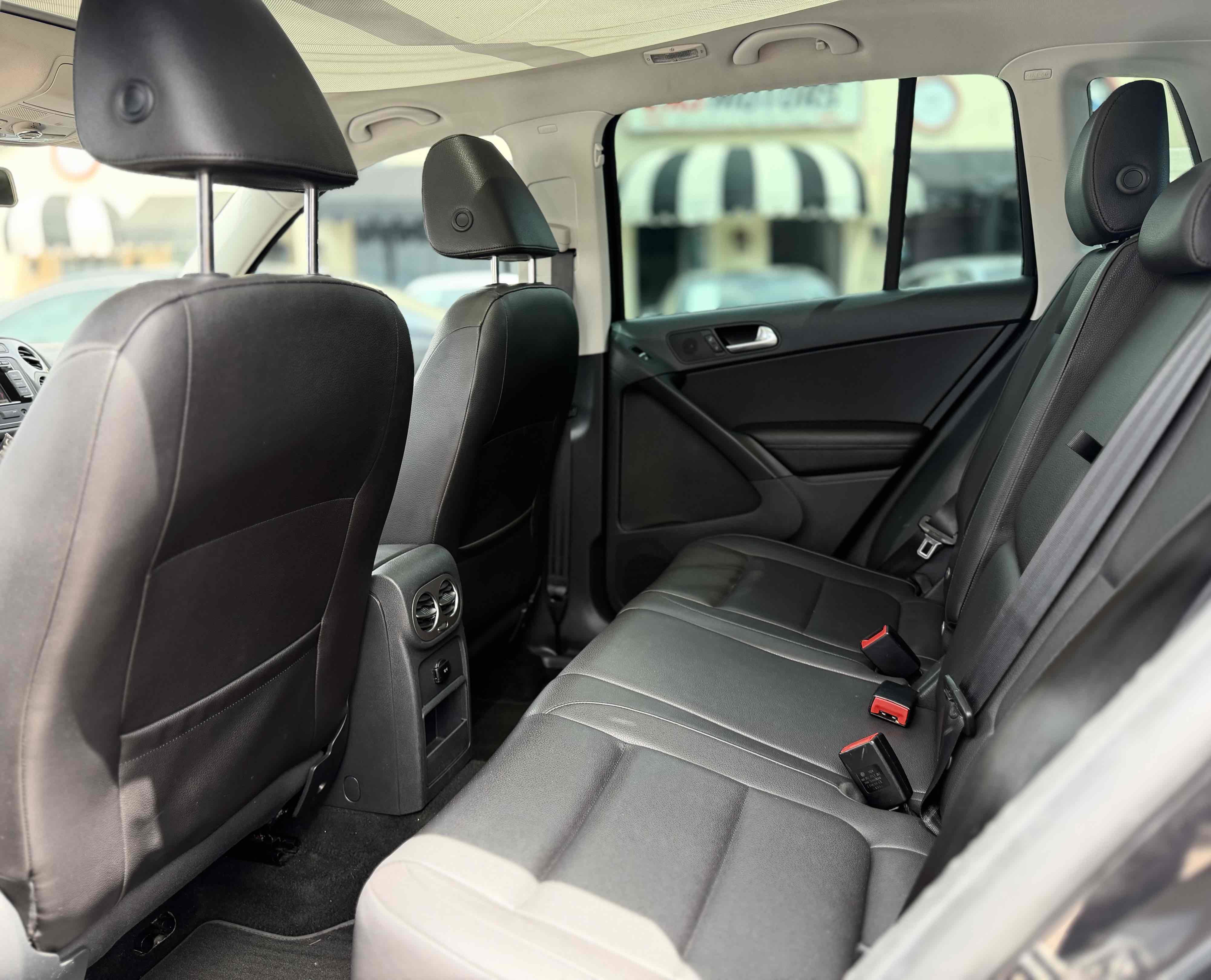 Used 2013 Volkswagen Tiguan SE FWD image 24